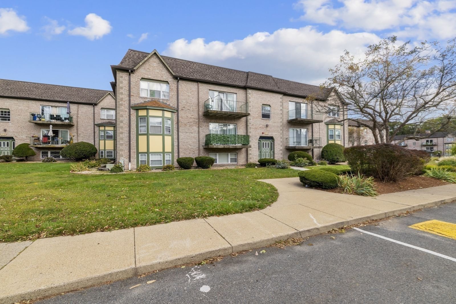 103 Oak Ln #4 Brockton — Photo 18 of 23