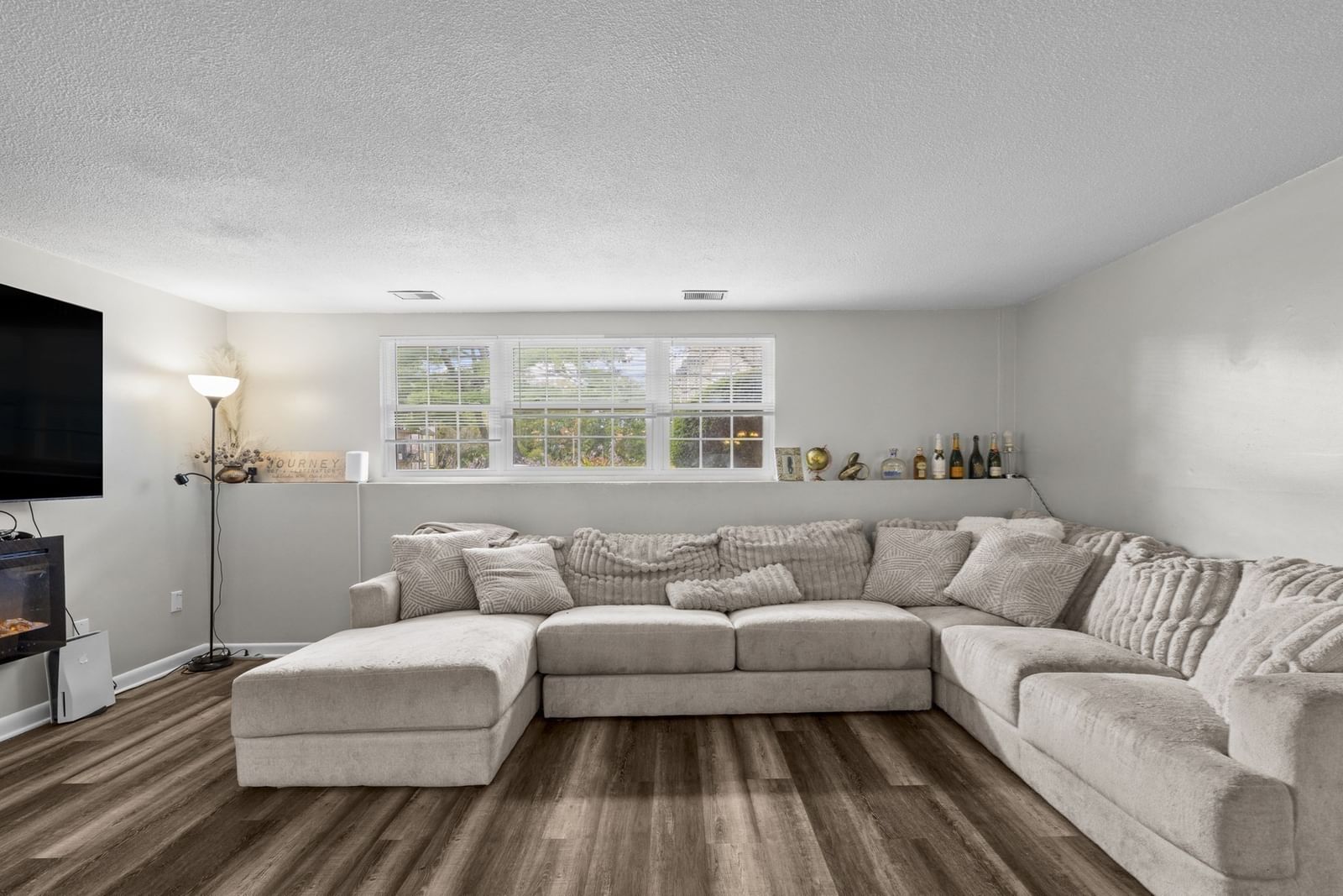103 Oak Ln #4 Brockton — Photo 5 of 23