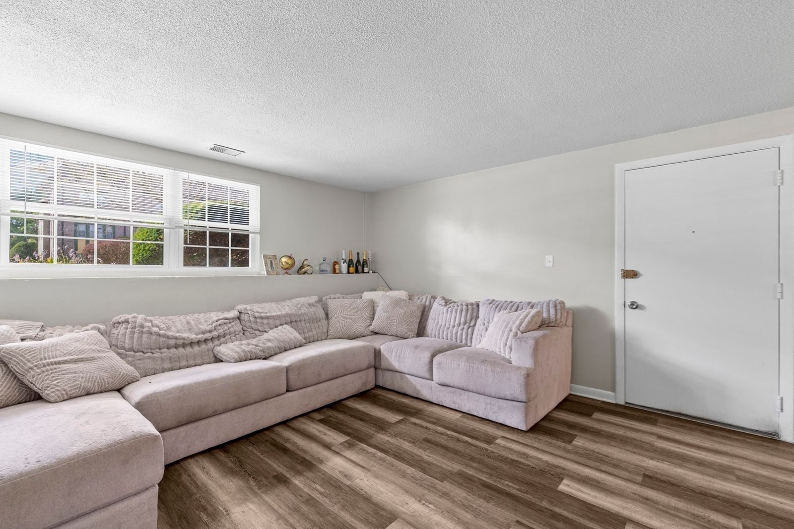 103 Oak Ln #4 Brockton — Photo 6 of 23