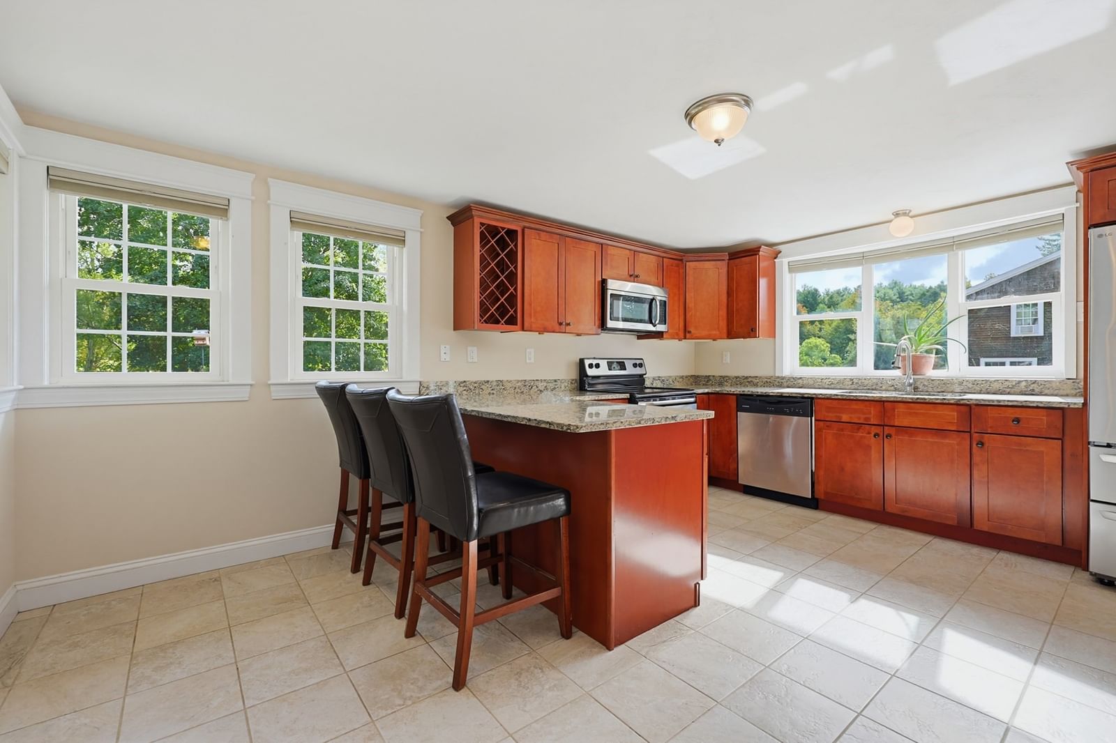 2806 Providence Rd Northbridge — Photo 15 of 42