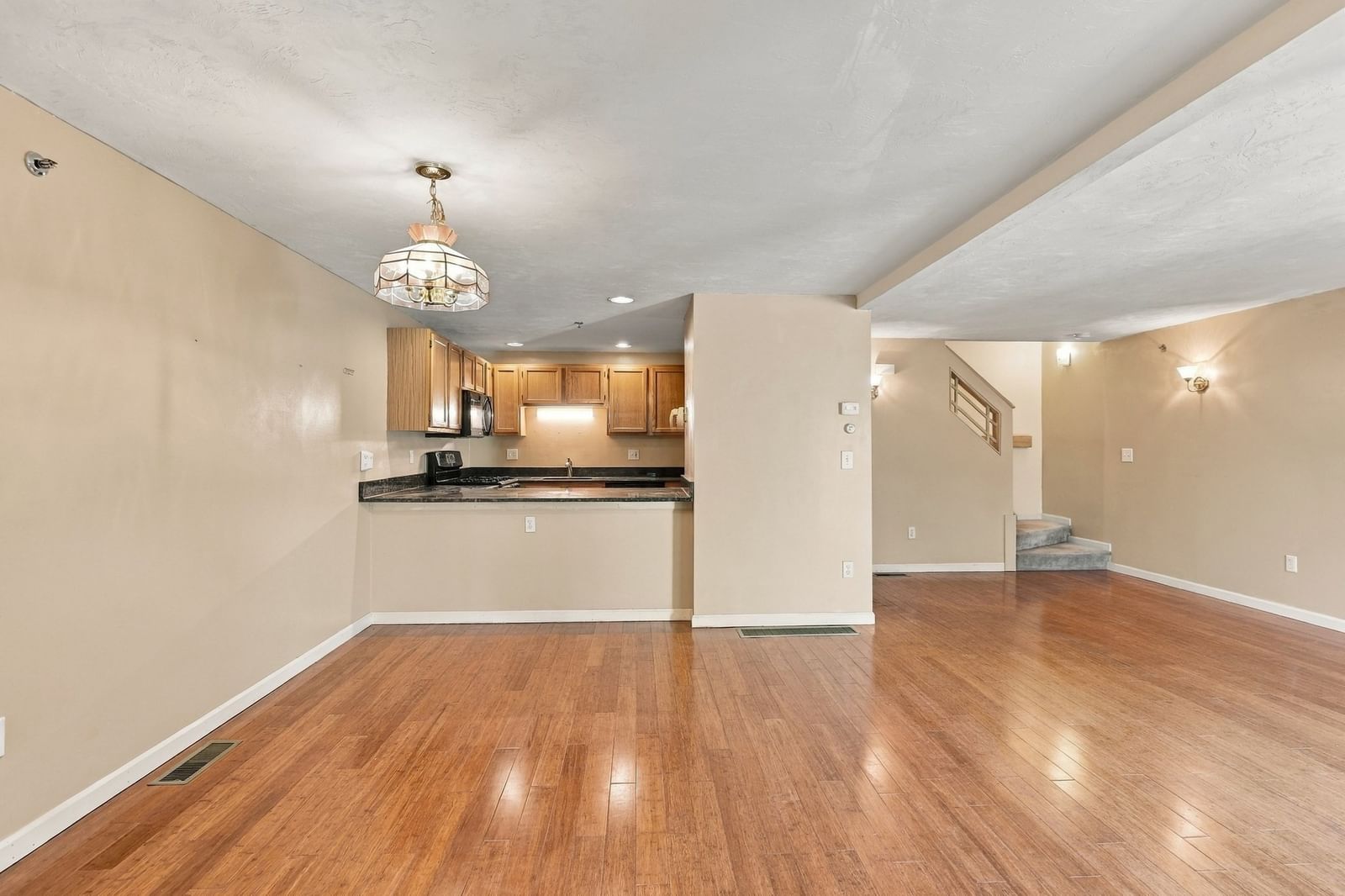 175 Littleton Road #B6 Chelmsford — Photo 2 of 24
