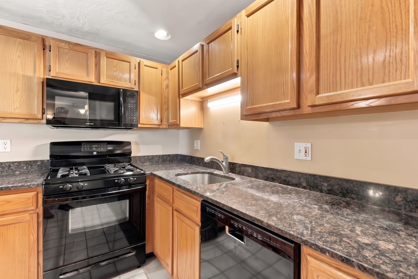 175 Littleton Road #B6 Chelmsford — Photo 7 of 24
