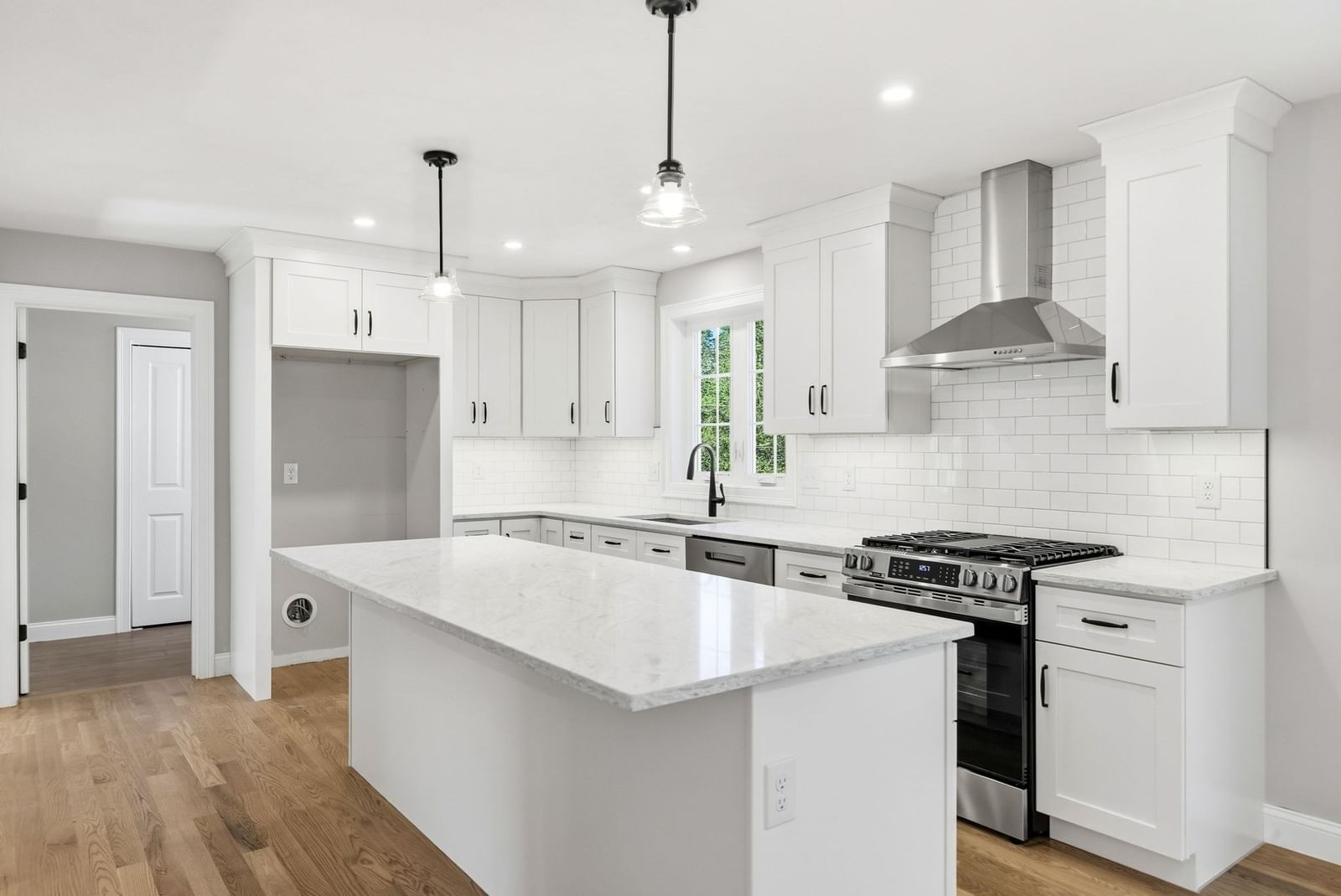 15 Reardon Rd Billerica — Photo 5 of 42