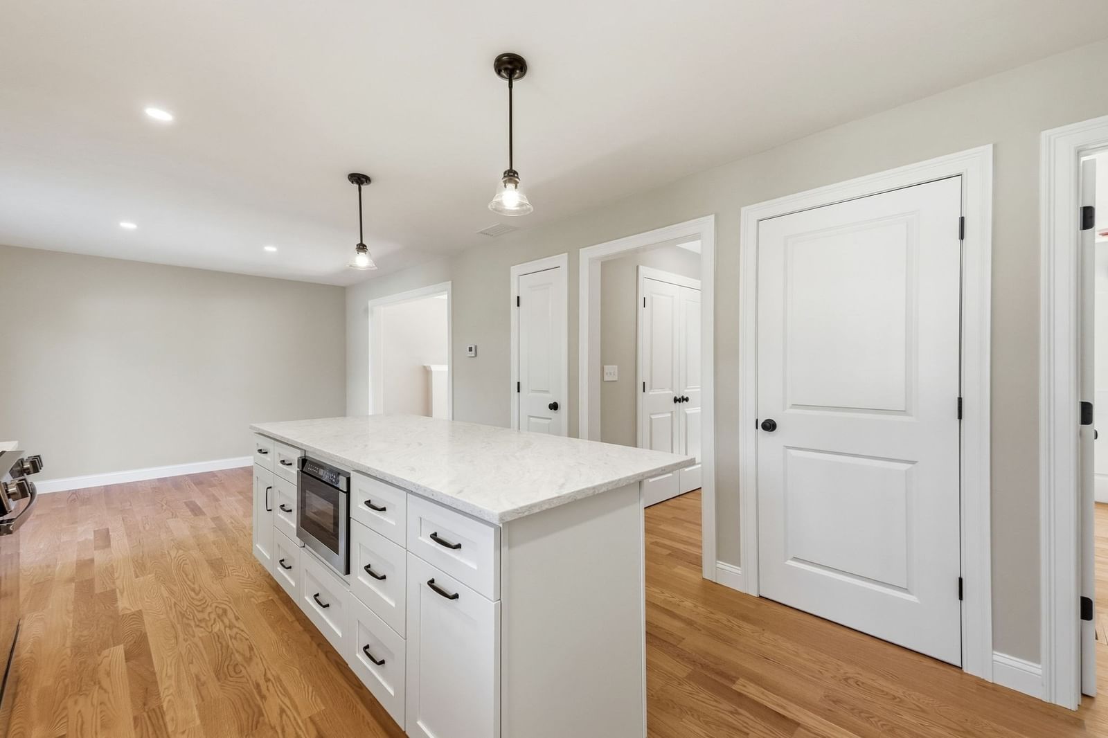 15 Reardon Rd Billerica — Photo 7 of 42