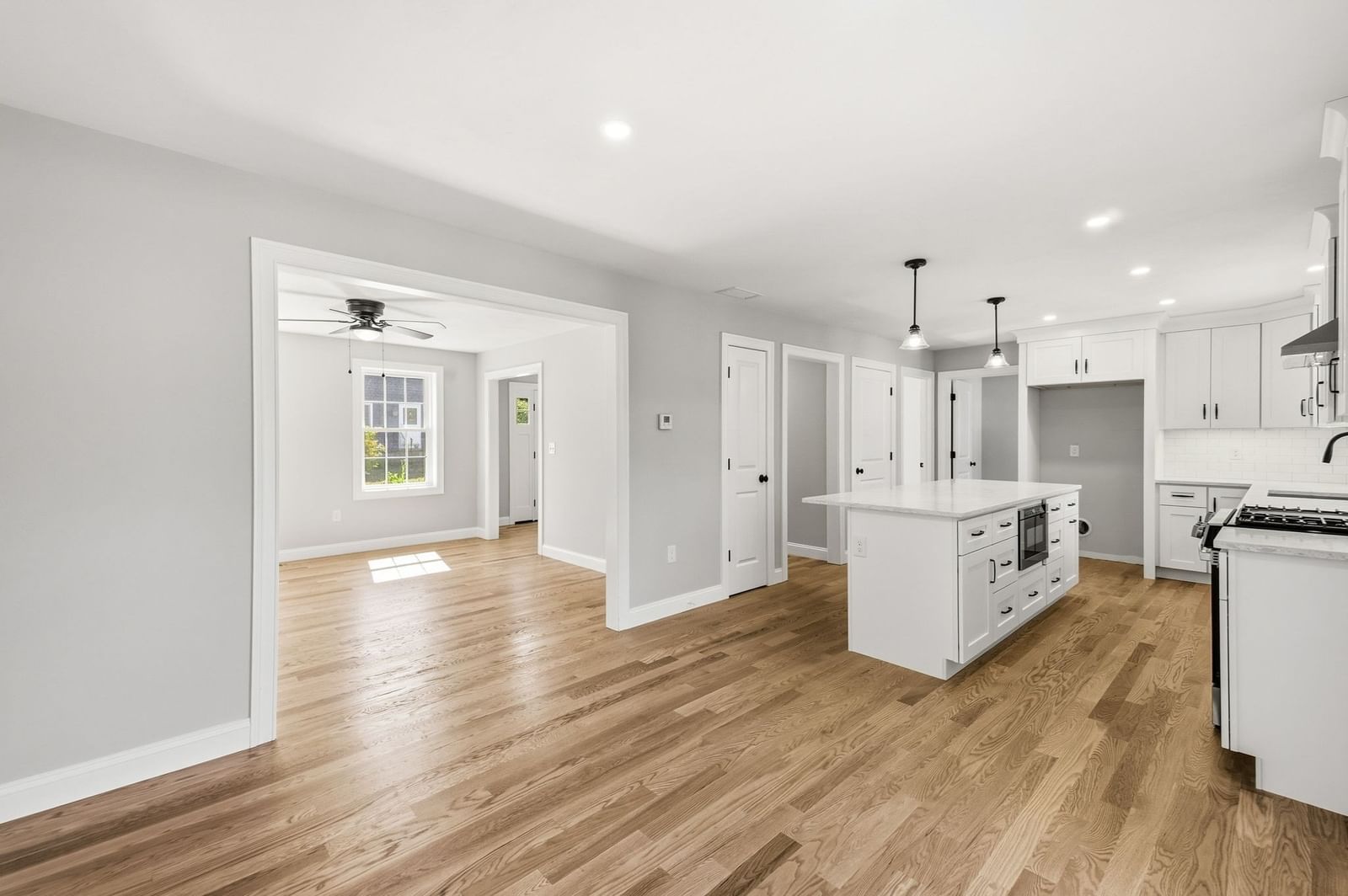 15 Reardon Rd Billerica — Photo 8 of 42