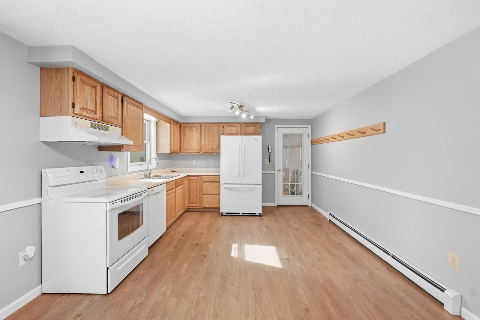 140 Town Farm Road Brookfield — Photo 16 of 36
