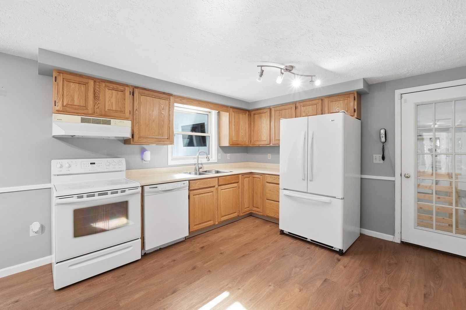 140 Town Farm Road Brookfield — Photo 17 of 36
