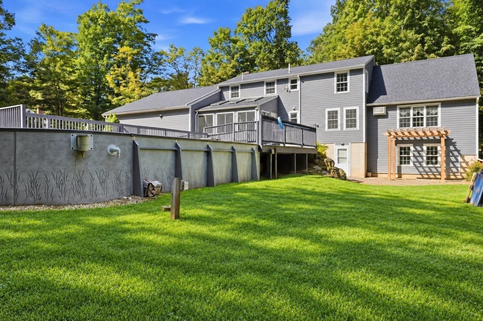 140 Town Farm Road Brookfield — Photo 4 of 36