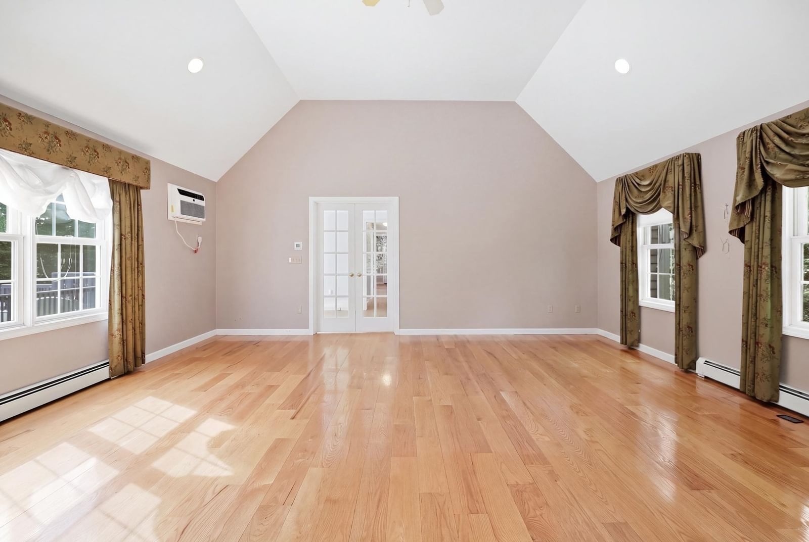 140 Town Farm Road Brookfield — Photo 7 of 36