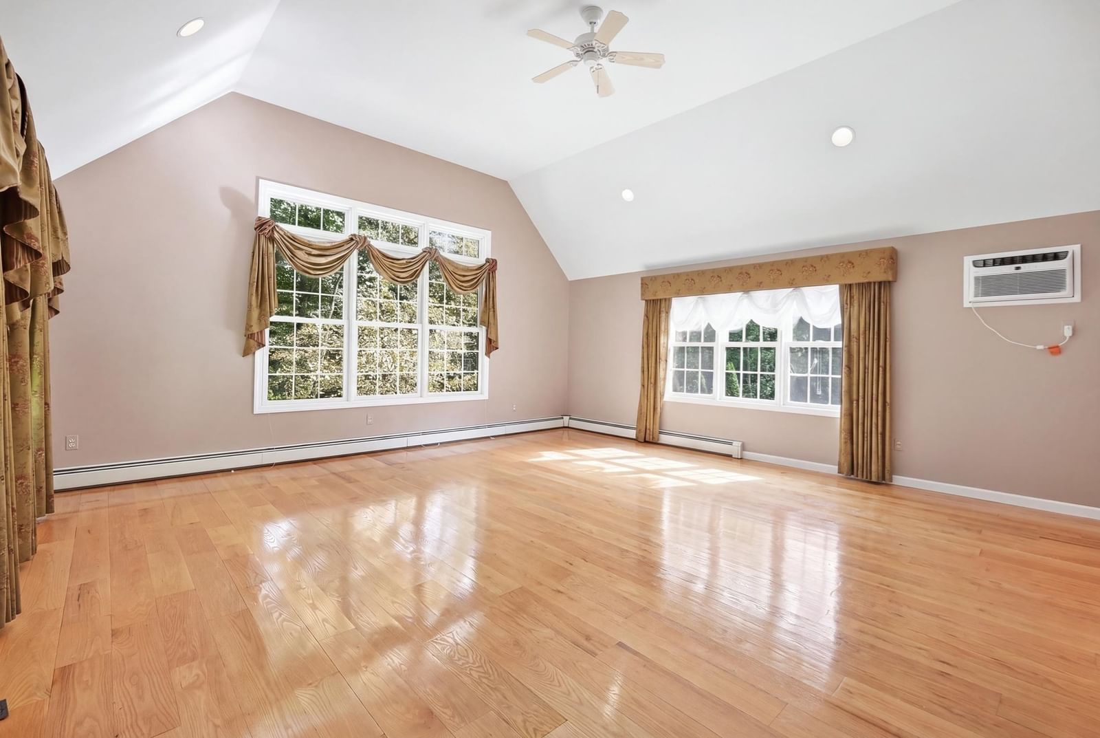140 Town Farm Road Brookfield — Photo 8 of 36