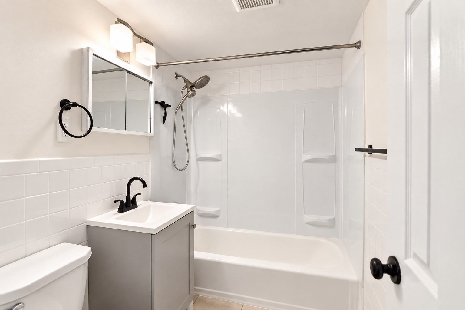 41 Warren St #B2 Waltham — Photo 11 of 23