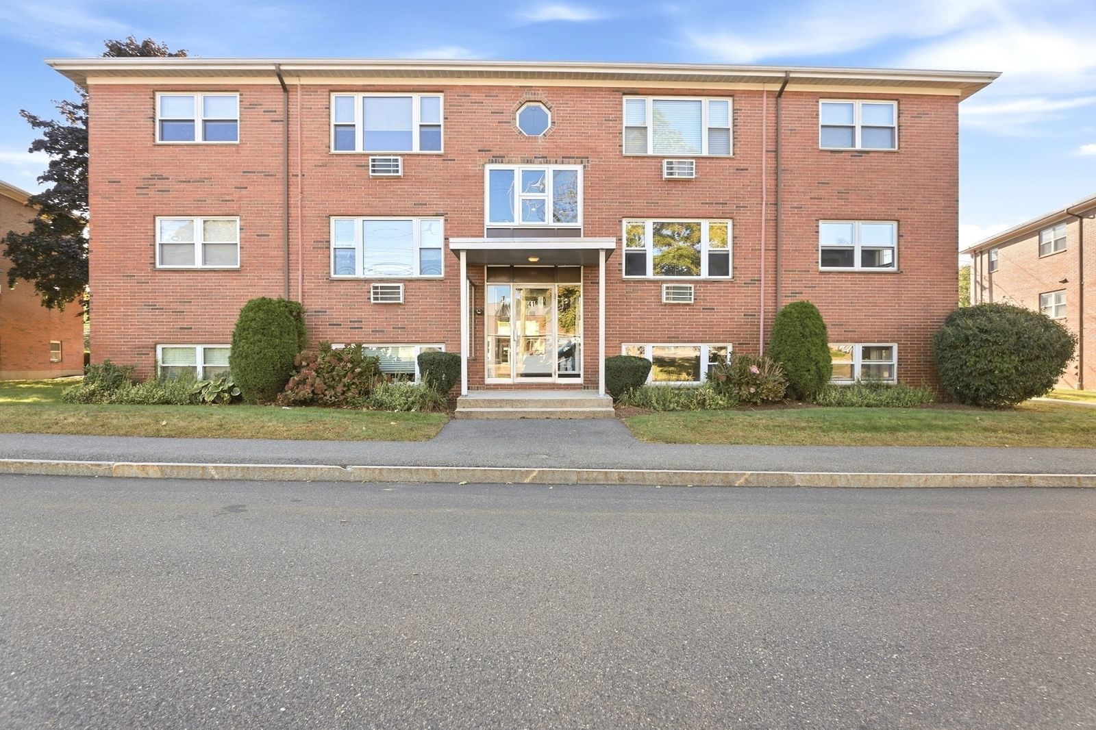 41 Warren St #B2 Waltham — Photo 15 of 23