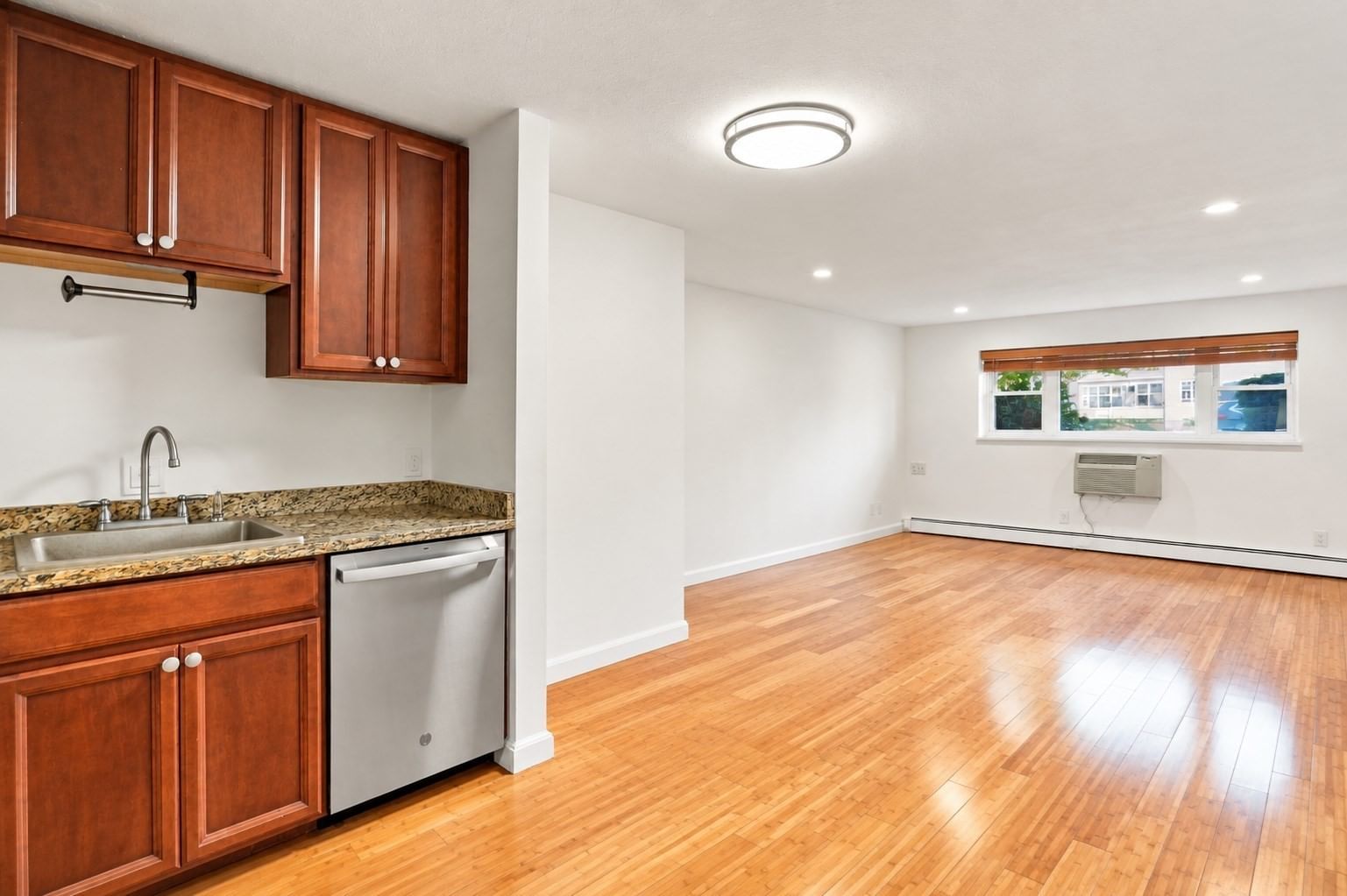41 Warren St #B2 Waltham — Photo 2 of 23