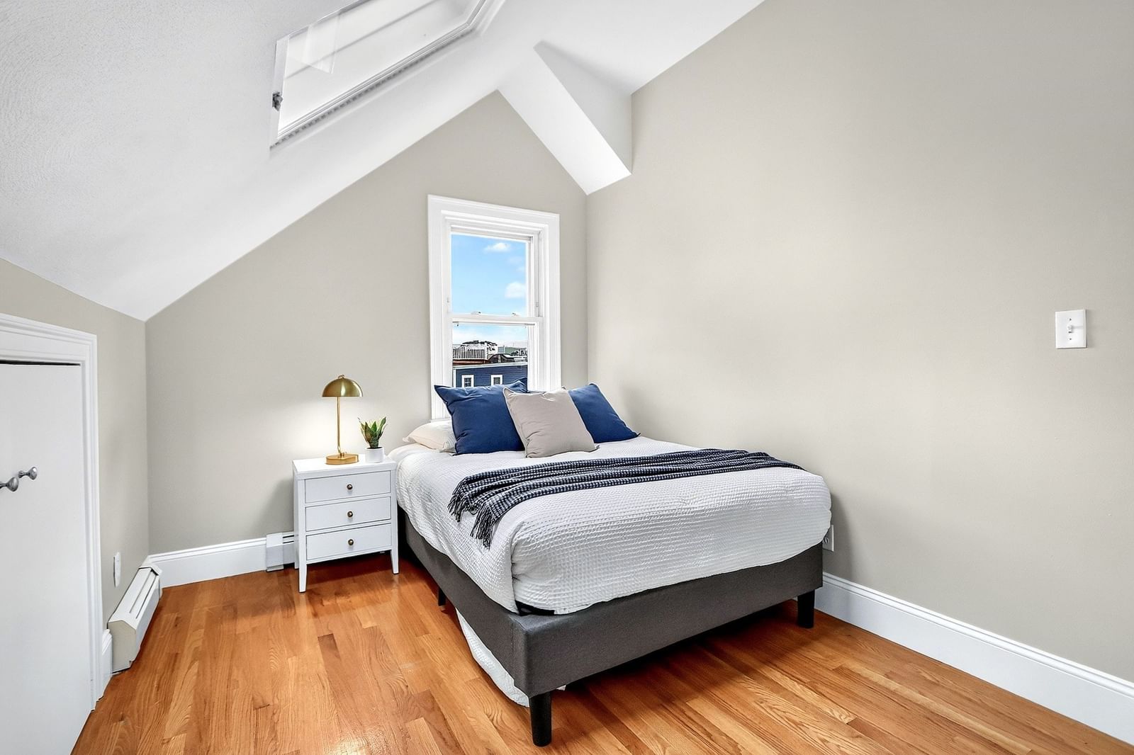 139 W 6th St #2 Boston — Photo 23 of 33