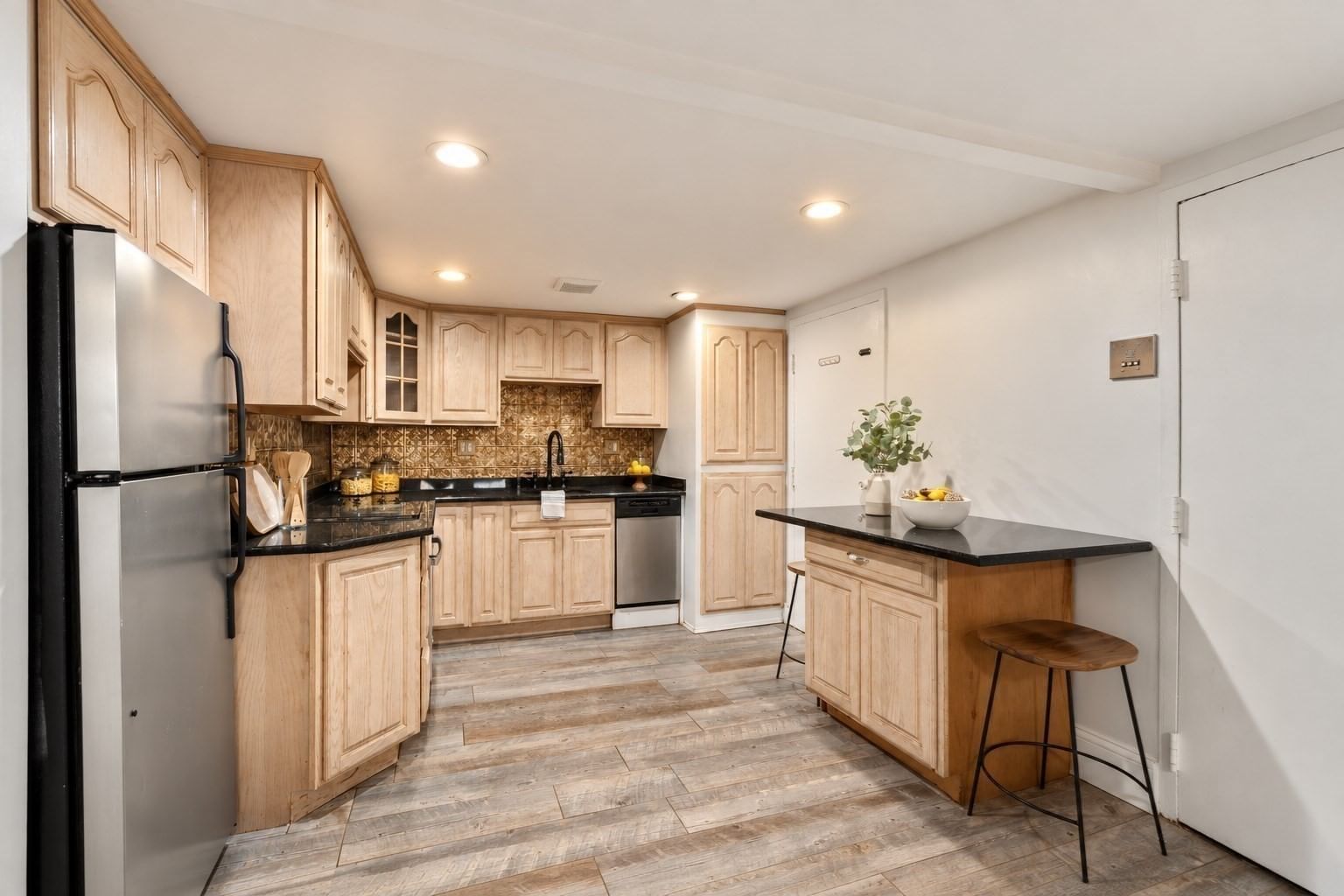 365 Faneuil St #4 Boston — Photo 2 of 28