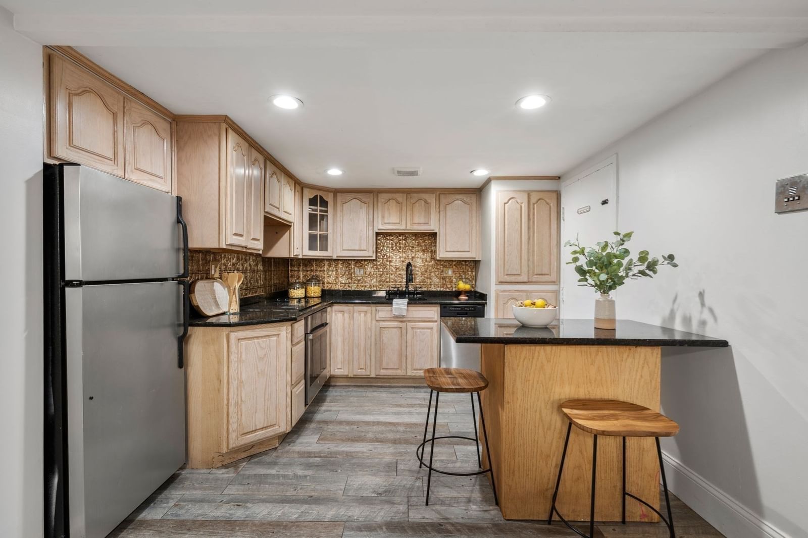 365 Faneuil St #4 Boston — Photo 9 of 28
