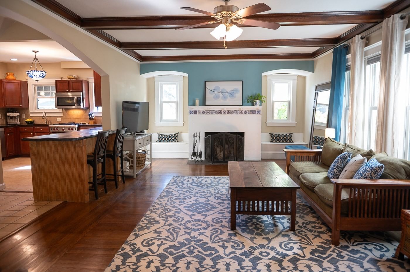 27 Fernleaf Ave Longmeadow — Photo 3 of 30