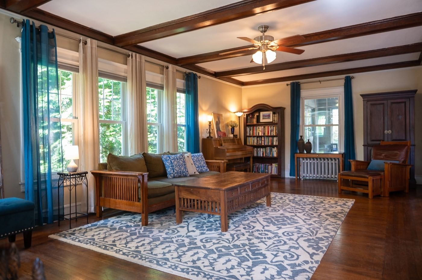 27 Fernleaf Ave Longmeadow — Photo 4 of 30