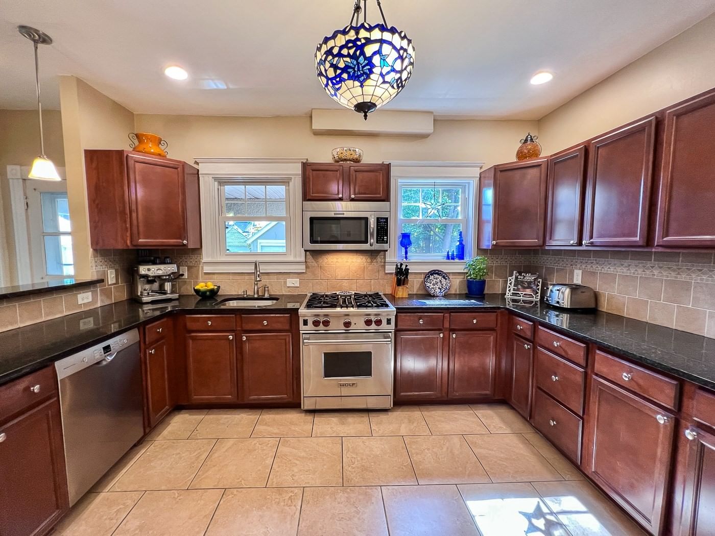27 Fernleaf Ave Longmeadow — Photo 5 of 30
