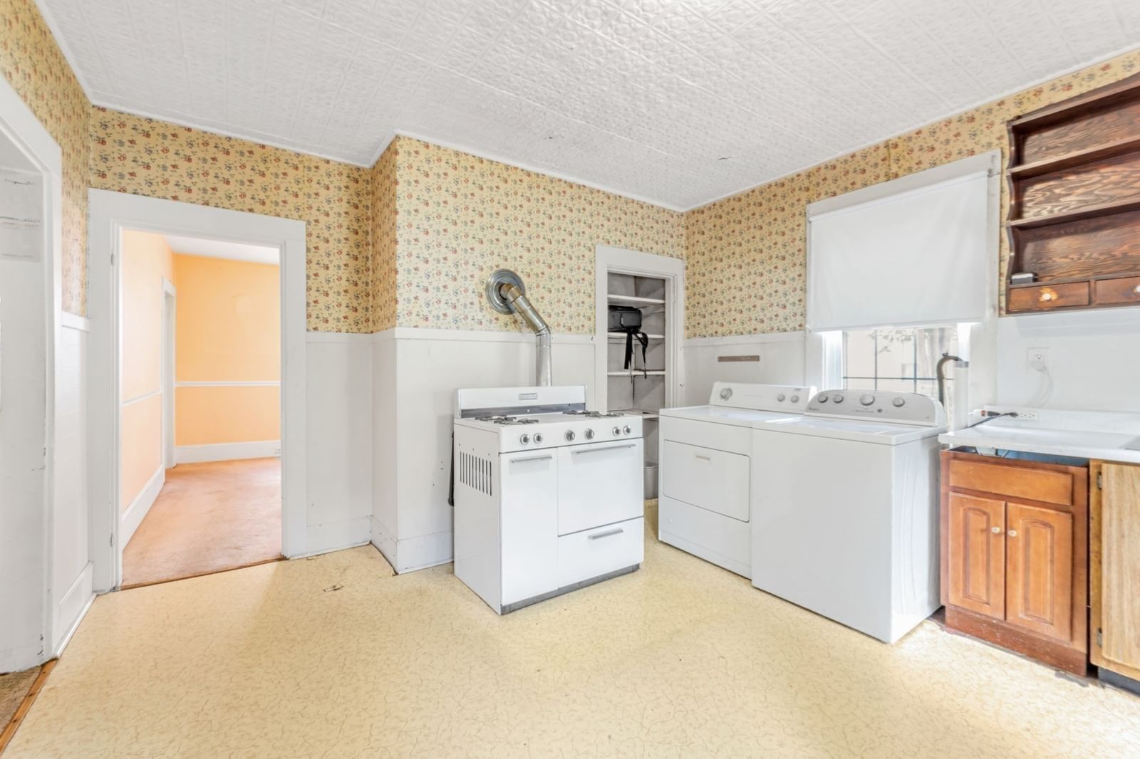 22 Barry St Boston — Photo 10 of 38