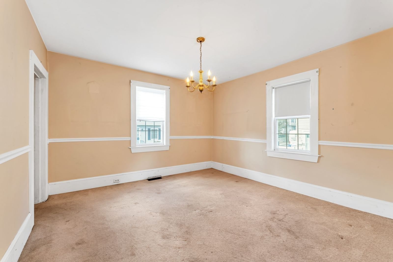 22 Barry St Boston — Photo 14 of 38