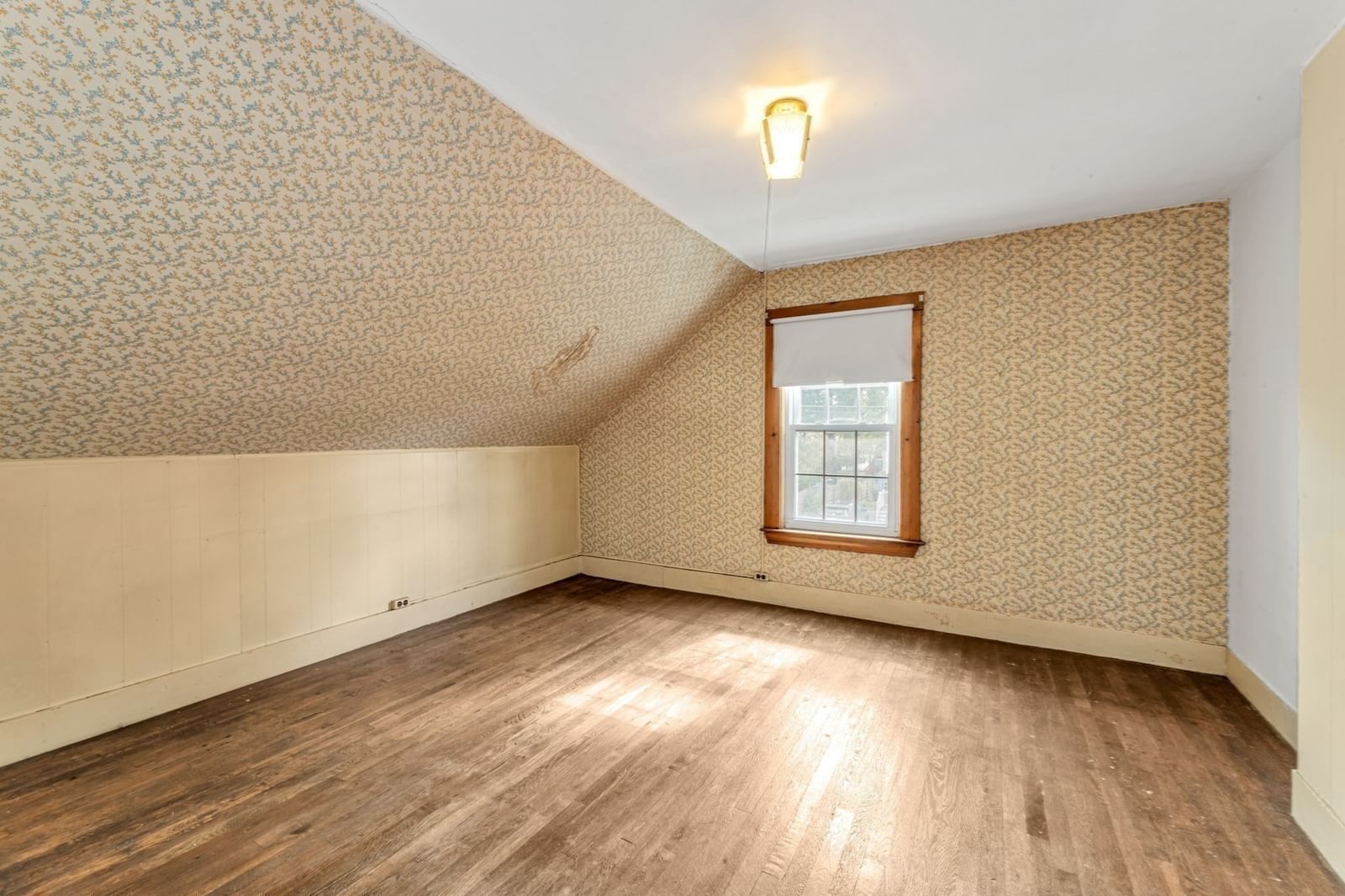 22 Barry St Boston — Photo 15 of 38