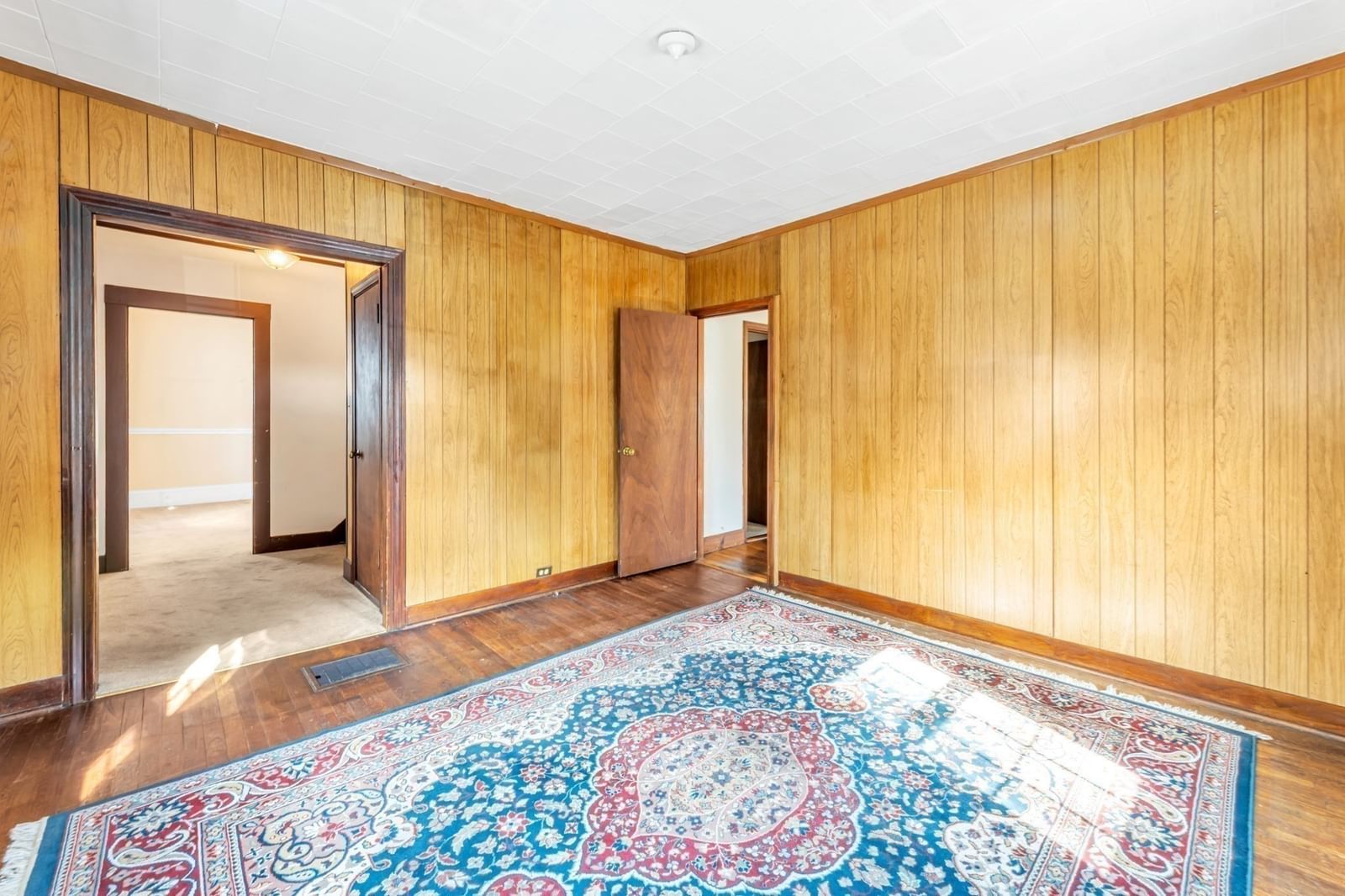 22 Barry St Boston — Photo 7 of 38