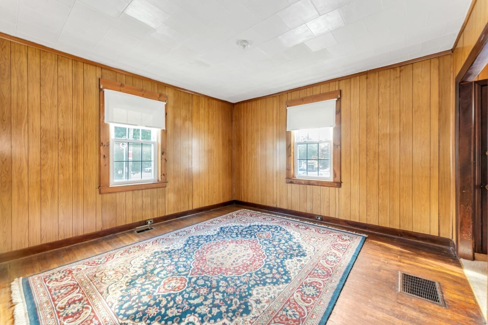 22 Barry St Boston — Photo 8 of 38