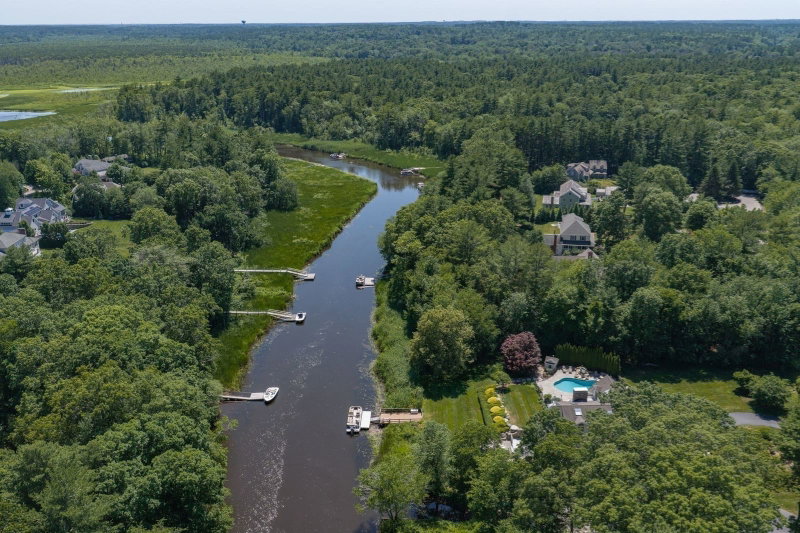 112 River Rd