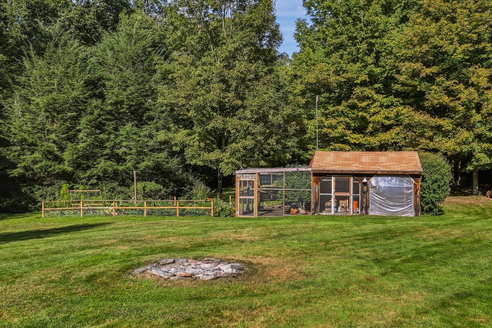 10 Nowak Avenue Ludlow — Photo 4 of 42