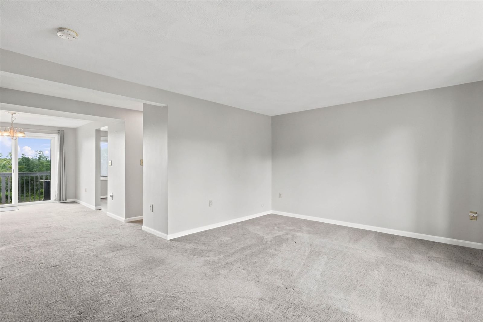 2604 Lewis O Gray Dr #2604 Saugus — Photo 4 of 8