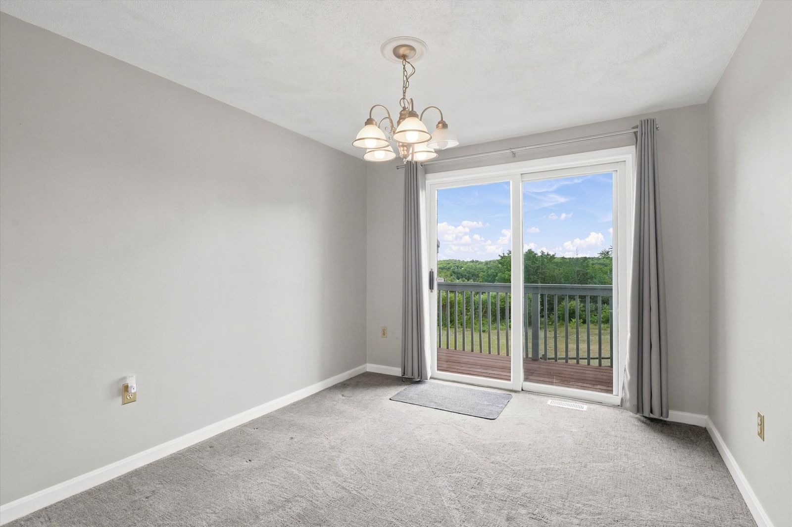 2604 Lewis O Gray Dr #2604 Saugus — Photo 5 of 8
