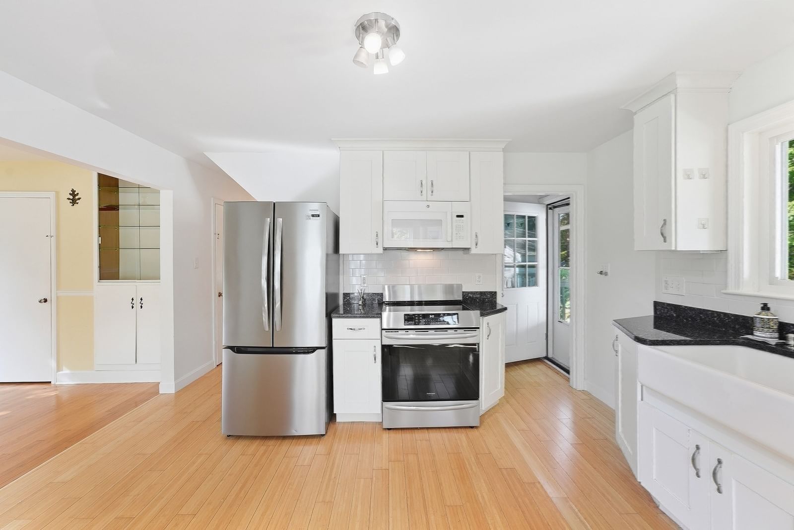 17 Smith St. Uxbridge — Photo 10 of 42