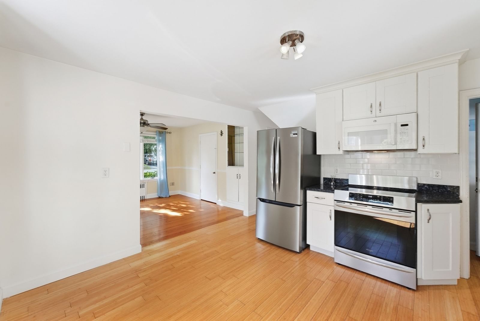 17 Smith St. Uxbridge — Photo 11 of 42