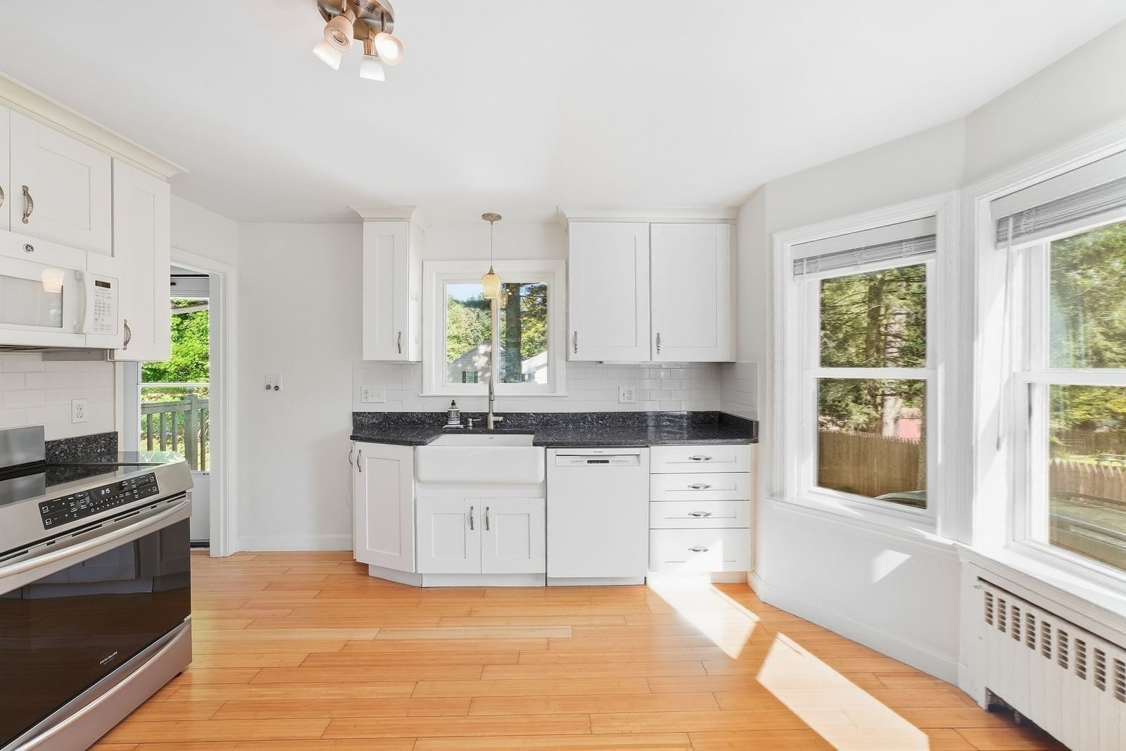 17 Smith St. Uxbridge — Photo 13 of 42