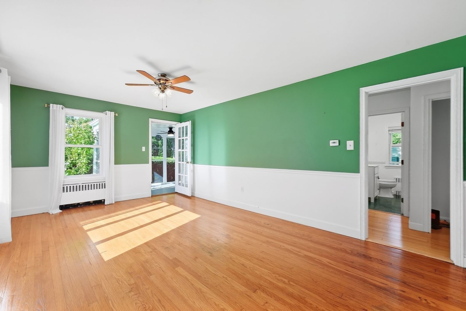 17 Smith St. Uxbridge — Photo 3 of 42