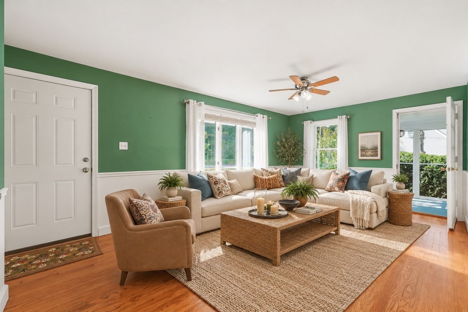 17 Smith St. Uxbridge — Photo 4 of 42