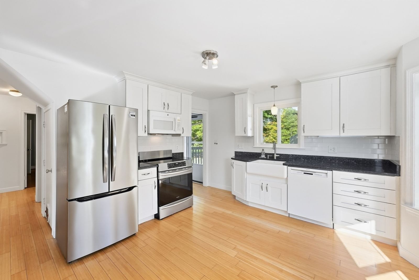 17 Smith St. Uxbridge — Photo 7 of 42