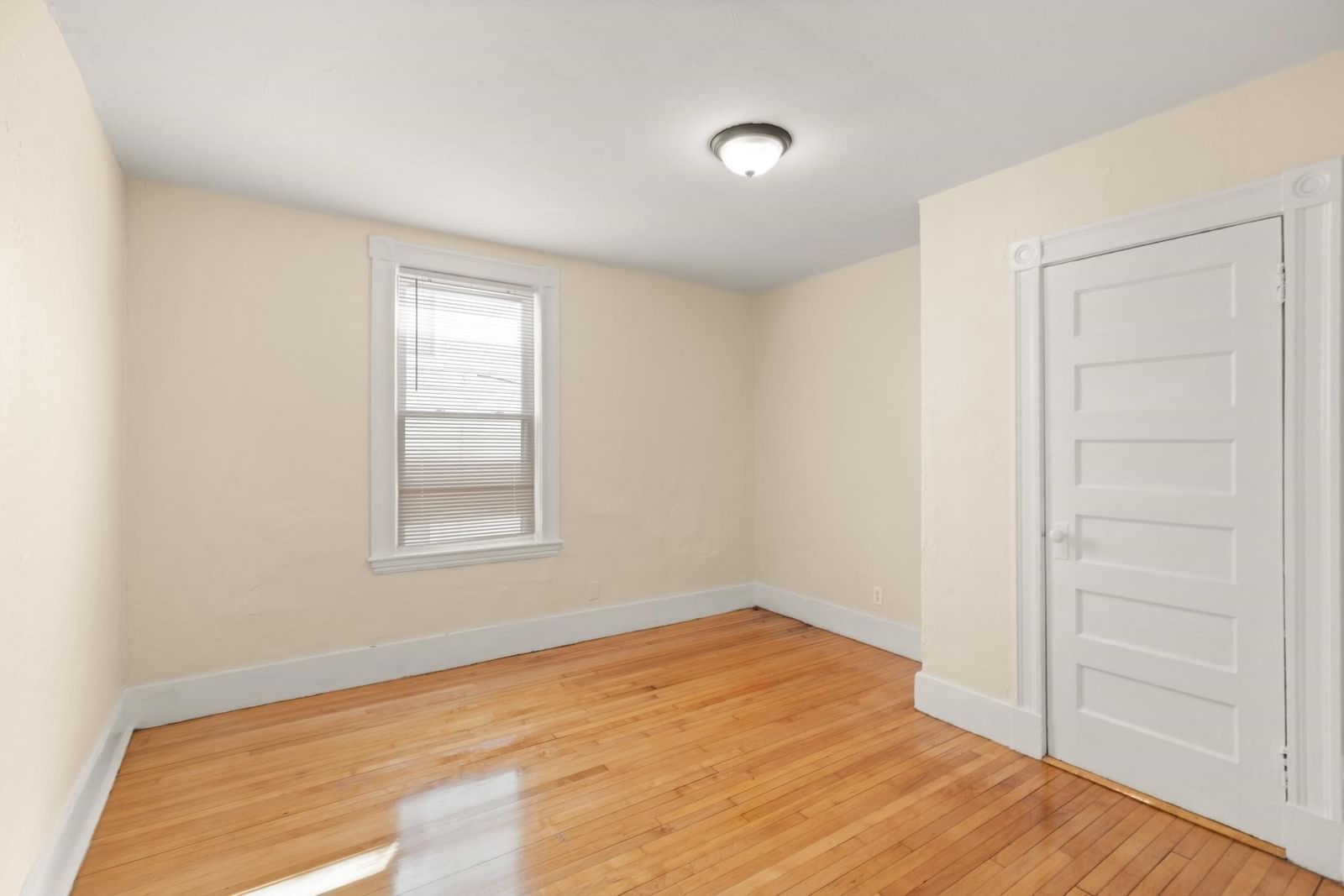 55 Rock Ave Lynn — Photo 16 of 37