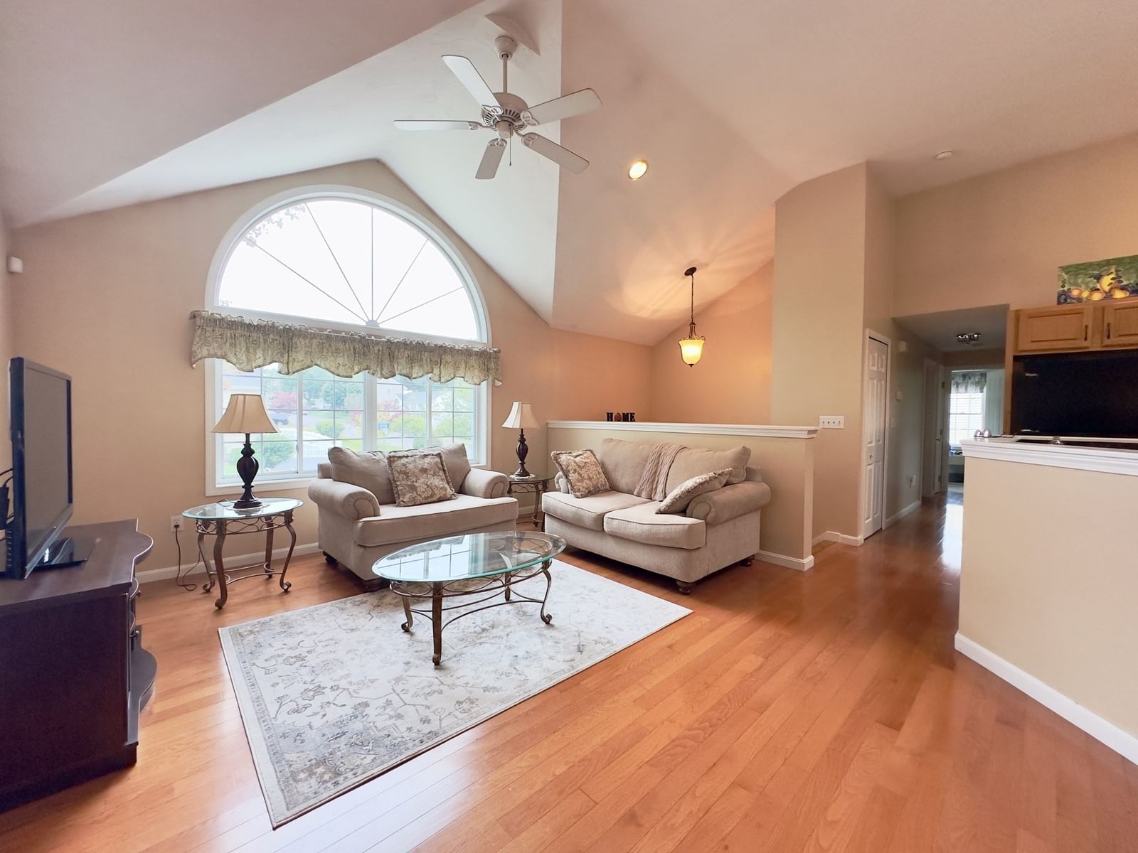 75 Moreland Green Dr Worcester — Photo 3 of 26