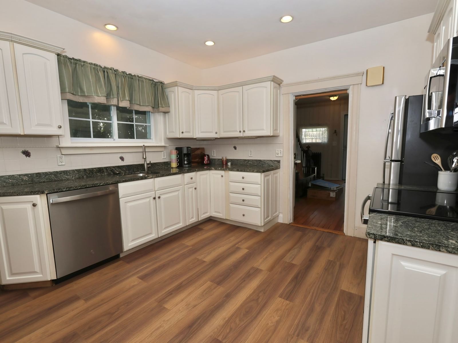 37 Proctor St Worcester — Photo 5 of 22