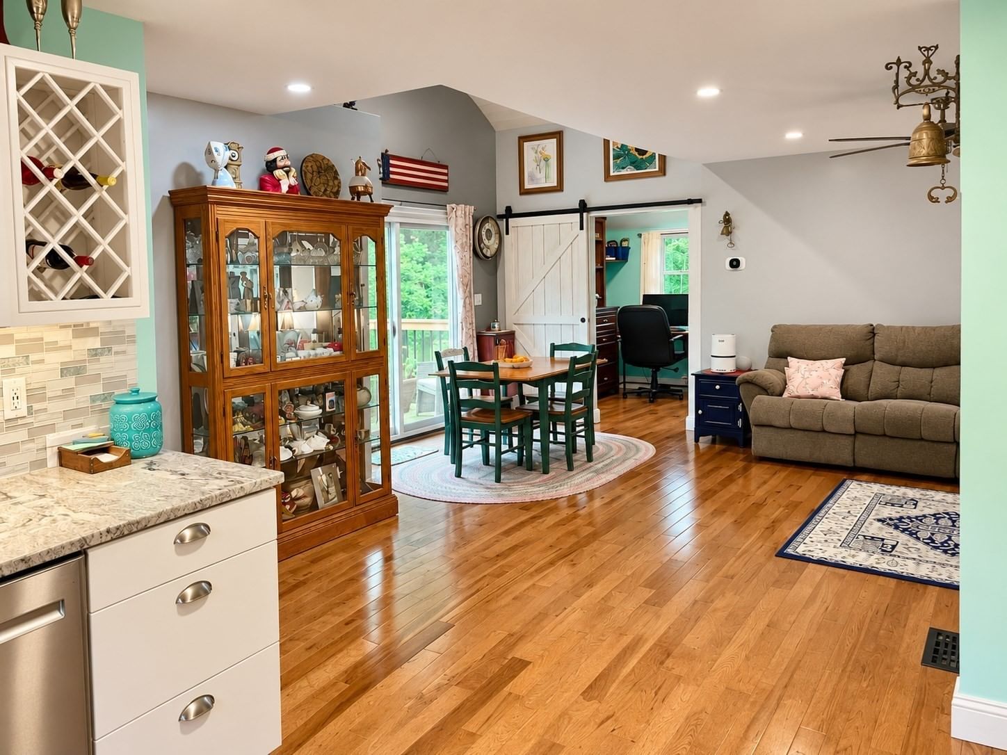 29 Ellen Haverhill — Photo 10 of 32