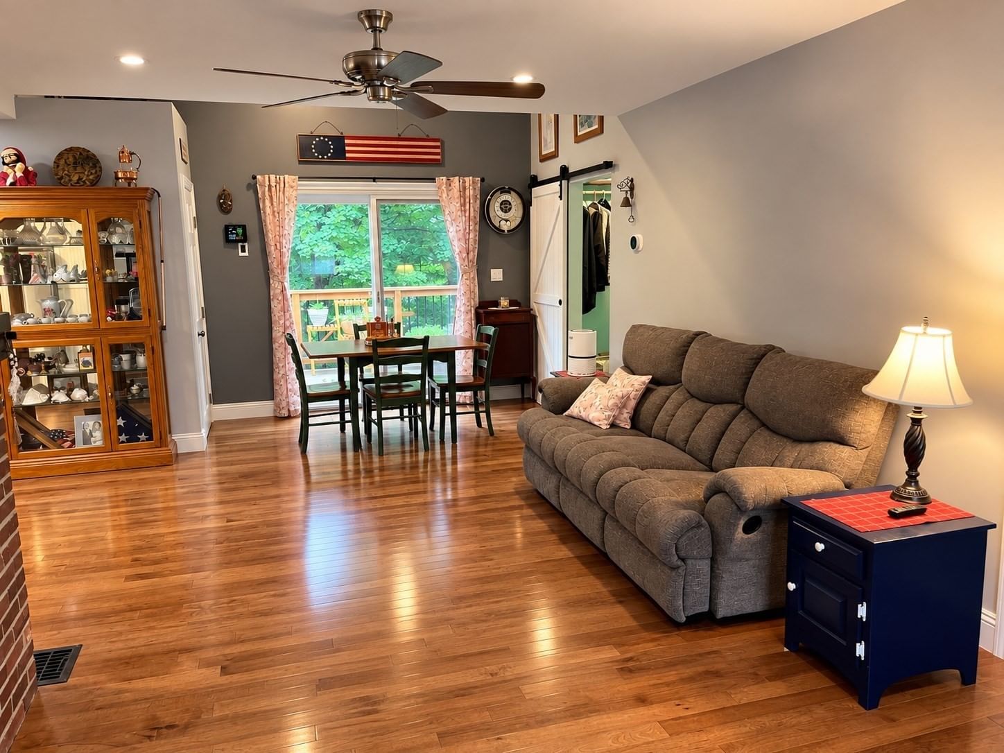 29 Ellen Haverhill — Photo 4 of 32