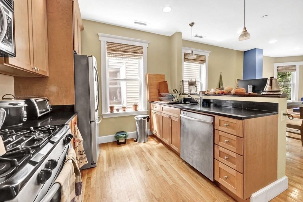 292 Western Ave #1 Cambridge — Photo 7 of 19