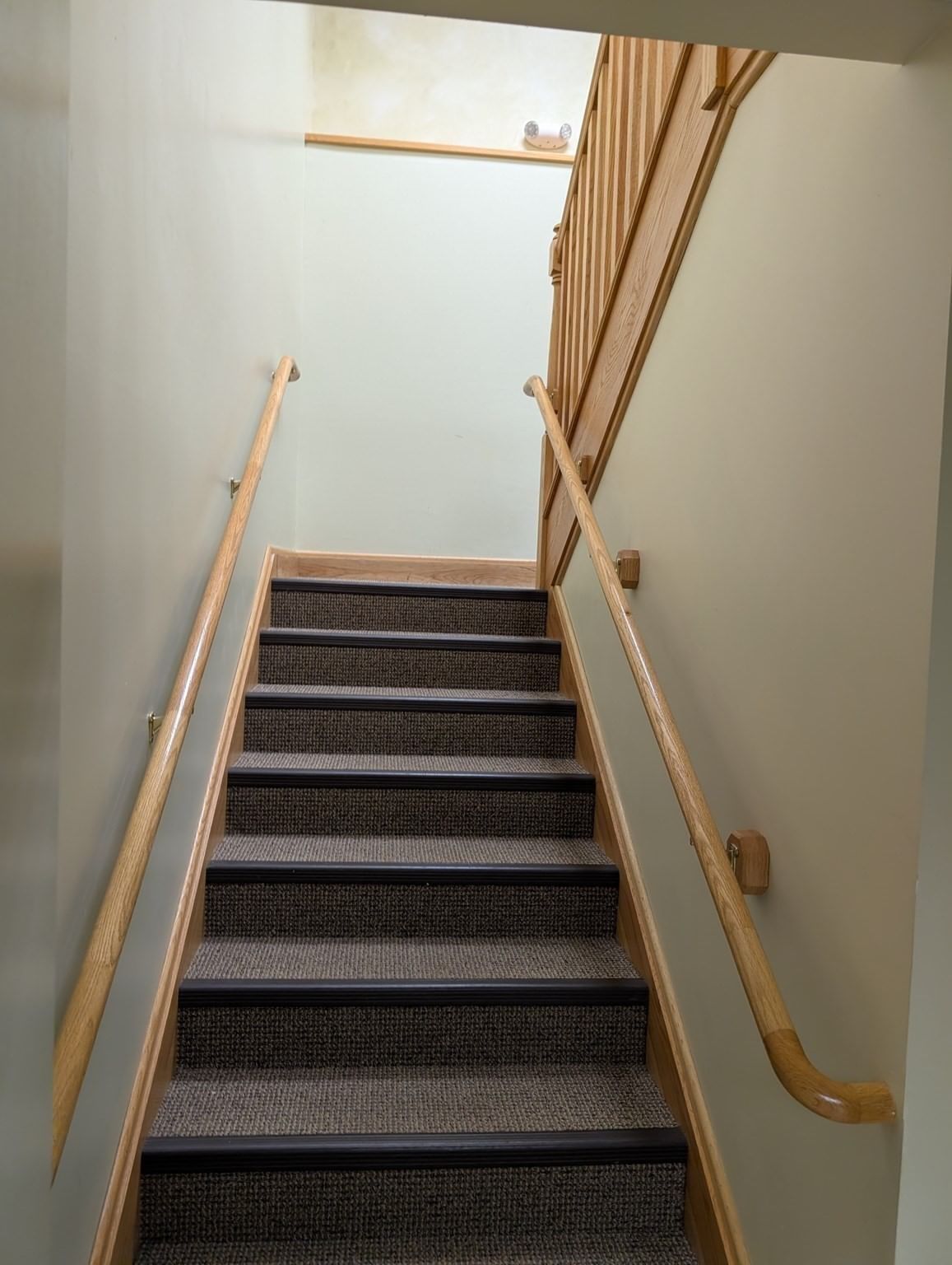 136 Winn Street Burlington — Photo 16 of 27