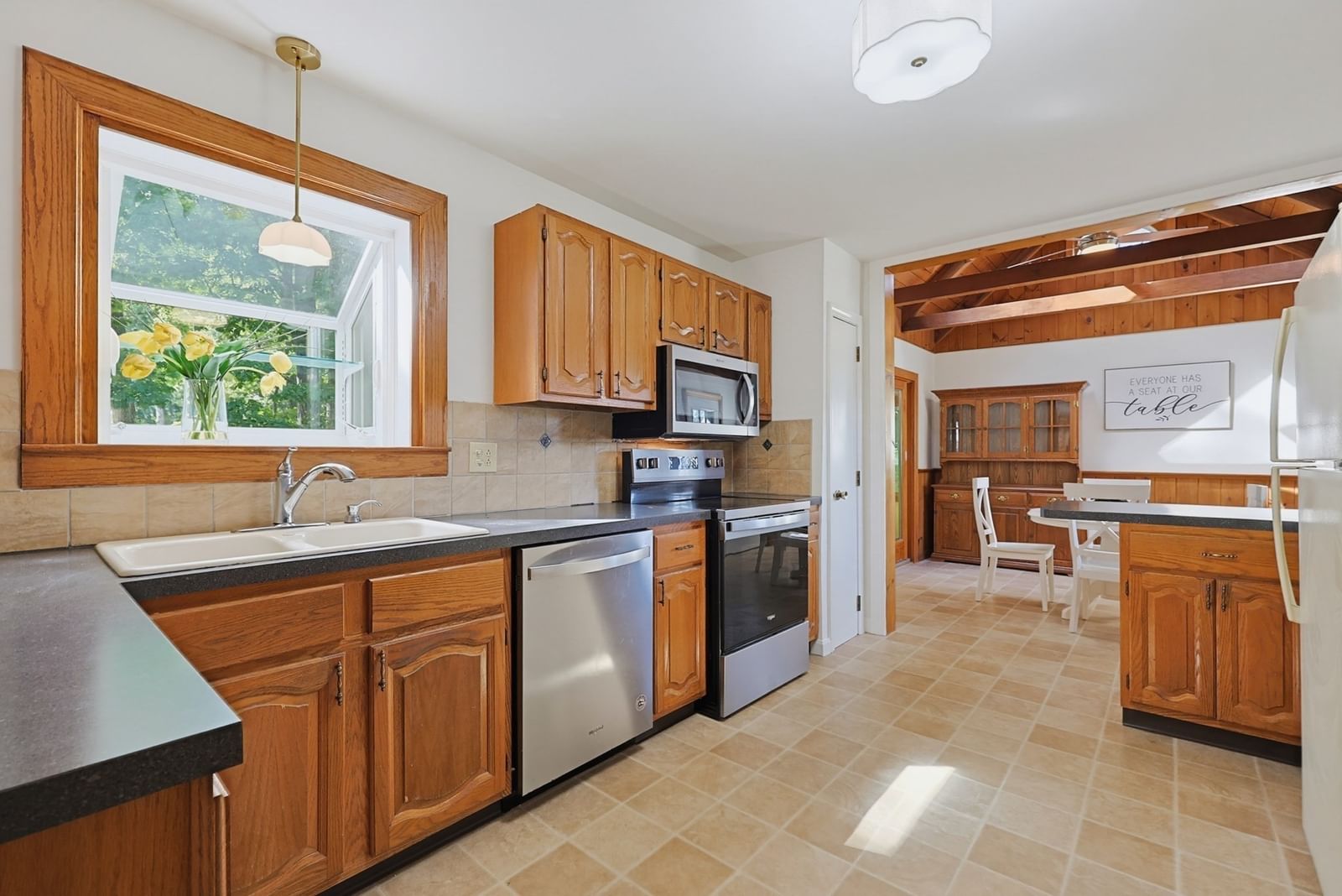 21 Burt St Attleboro — Photo 10 of 42