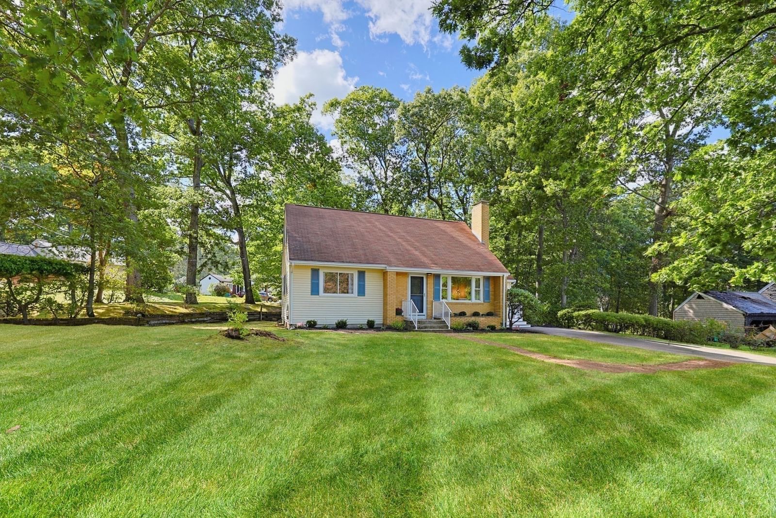21 Burt St Attleboro — Photo 37 of 42