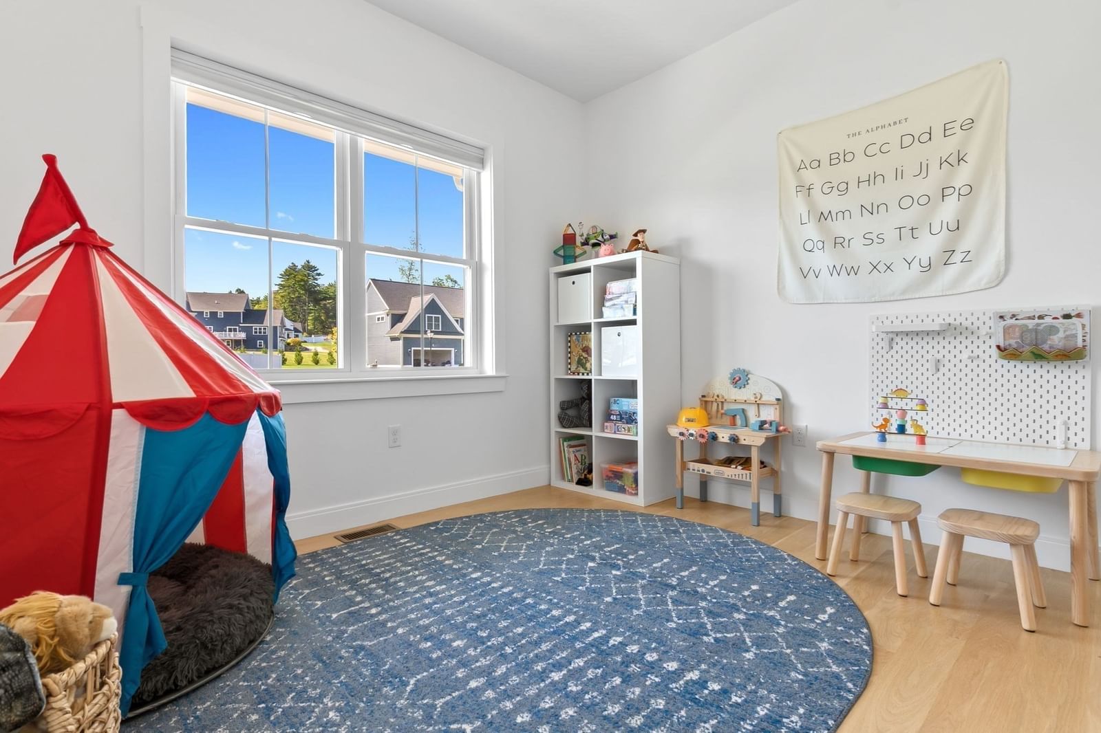 Listing Image 11
