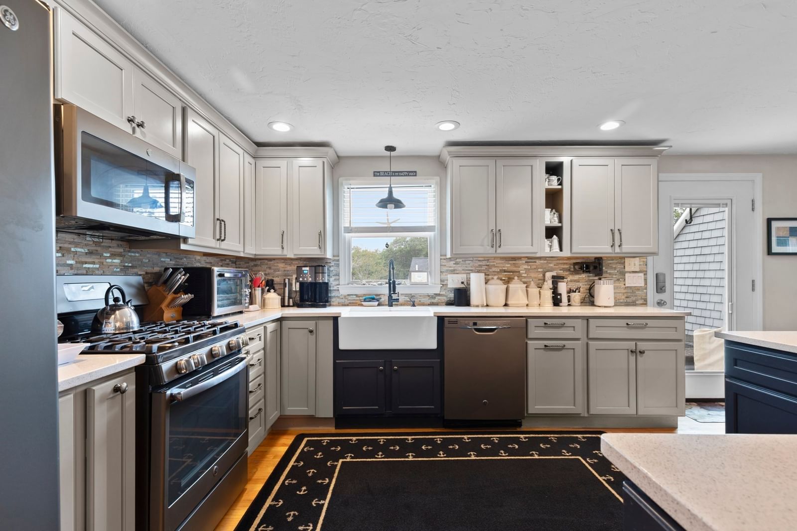 48 Sachem Rd. Plymouth — Photo 5 of 42