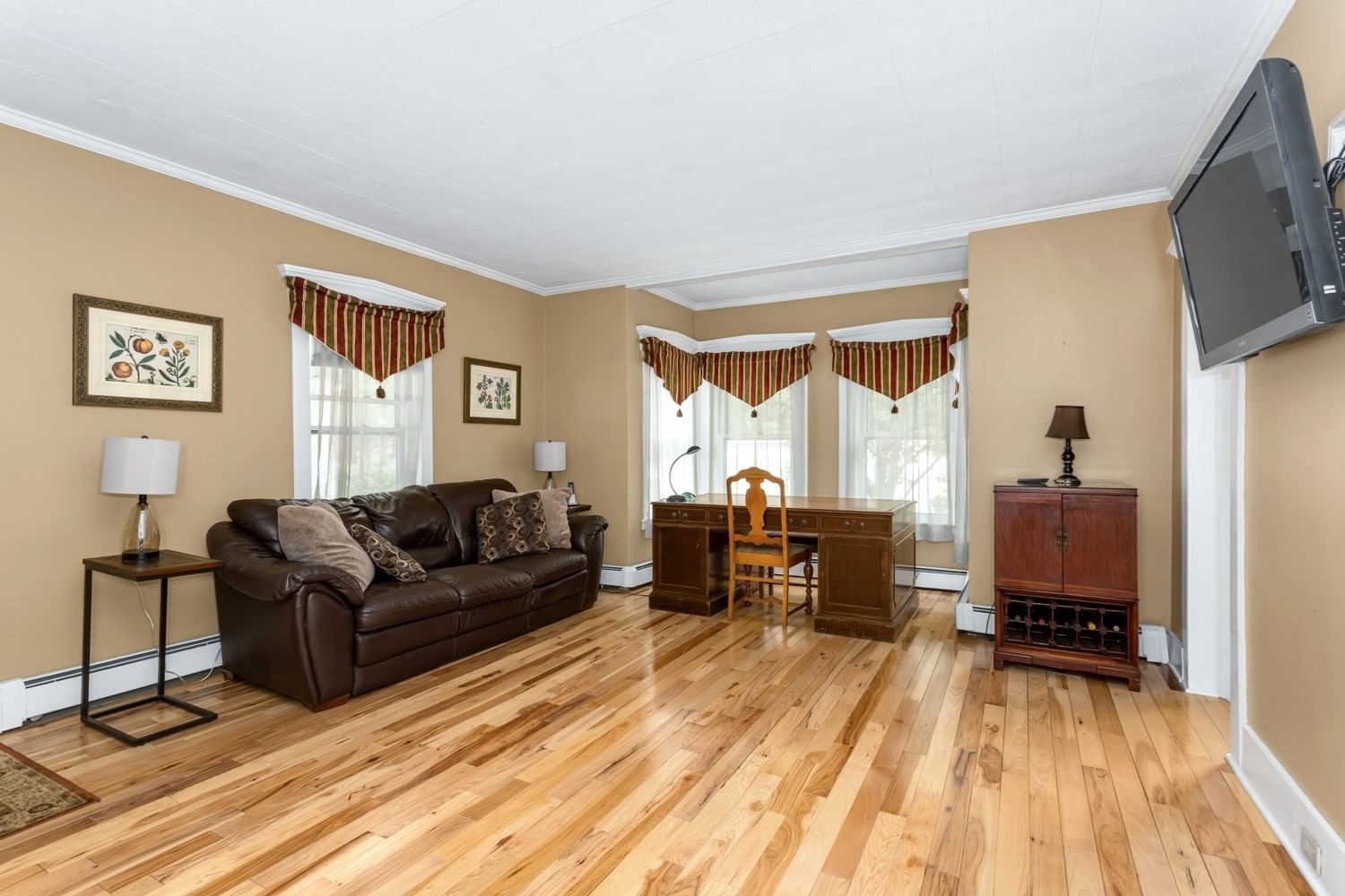 1322 Pond St Franklin — Photo 7 of 41